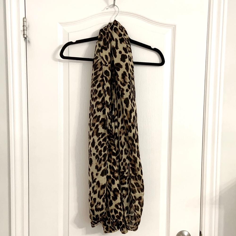 Cute leopard scarf
